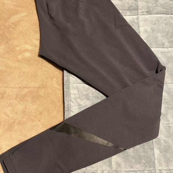 Size Small Nike Leggings - Picture 2 of 4